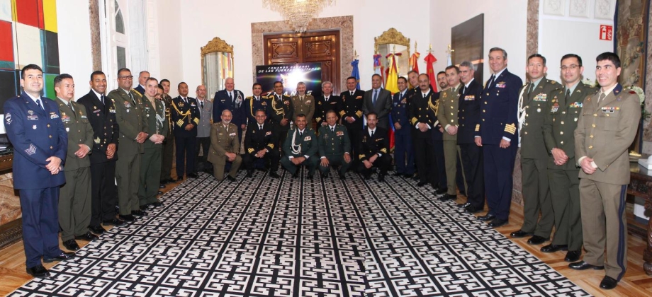 Embajada de Colombia conmemora aniversario del Comando General de las Fuerzas Militares