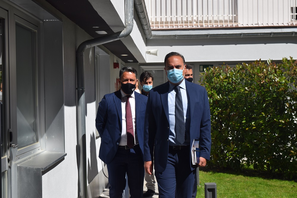  El embajador Luis Guillermo Plata visitó las instalaciones del Colegio Mayor Miguel Antonio Caro, una muestra fiel de las estrechas relaciones de cooperación en educación entre España y Colombia