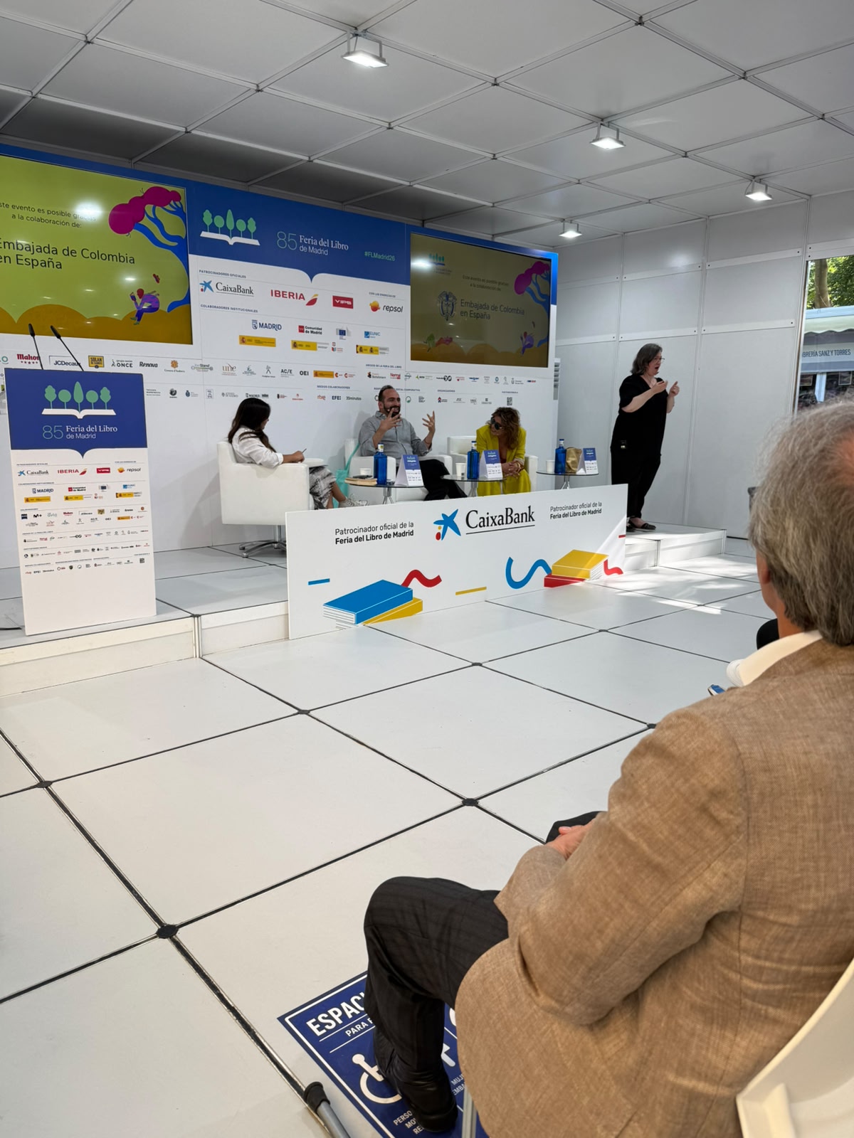 Colombia participa en la Feria del Libro de Madrid con dos charlas de Giuseppe Caputo sobre el humor y la diversidad