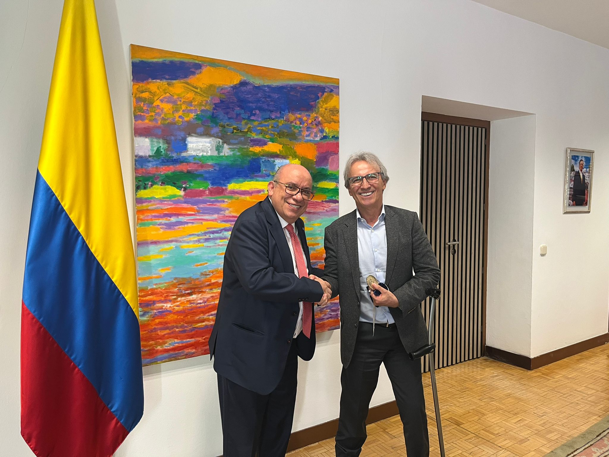 La Embajada de Colombia en España y la UNAD Unión Europea impulsan programa de 150 ayudas al estudio para colombianos residentes en España