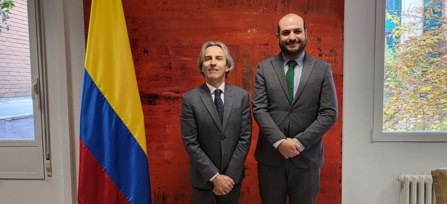 El Embajador Eduardo Ávila y el director de Relaciones Locales e Internacionales de ACI Medellín exploran opciones de cooperación