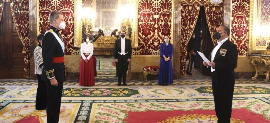 Embajador Luis Guillermo Plata presentó cartas credenciales ante Su Majestad el Rey Felipe VI de España