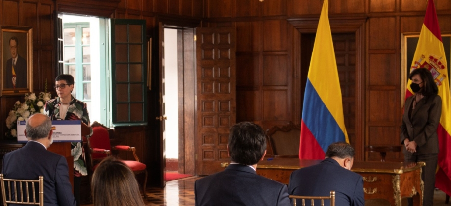 Las cancilleres de Colombia y España reafirmaron la importancia de la cooperación