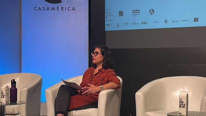 Escritora colombiana Carolina Sanín en el evento “Leer Iberoamérica Lee”