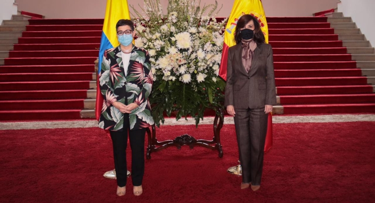 Canciller Claudia Blum recibió en el Palacio de San Carlos a su homóloga de España, Arancha González Laya, quien visita Colombia 